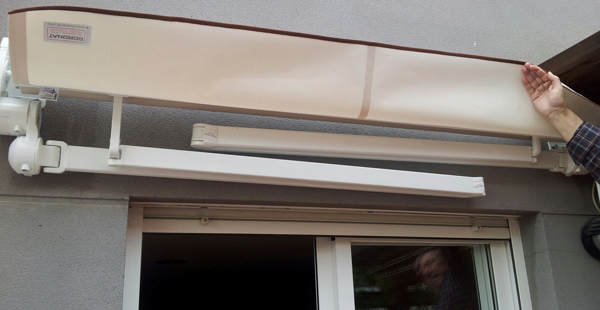 Toldo brazo invisible Premium - Imagen de catálogo