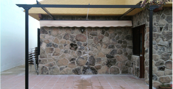 Pérgola con portería - Imagen de catálogo